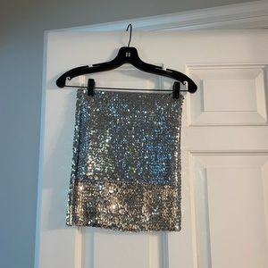 Silver sequin two piece set, strapless tube top and tube skirt O/S